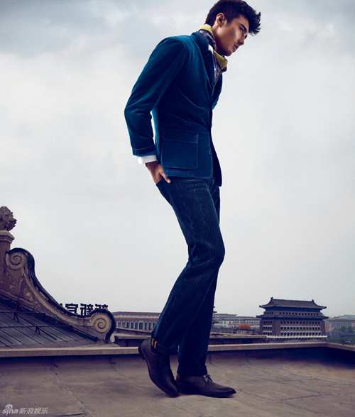 Hồ Binh lãng tử bên Lâm Chí Linh 